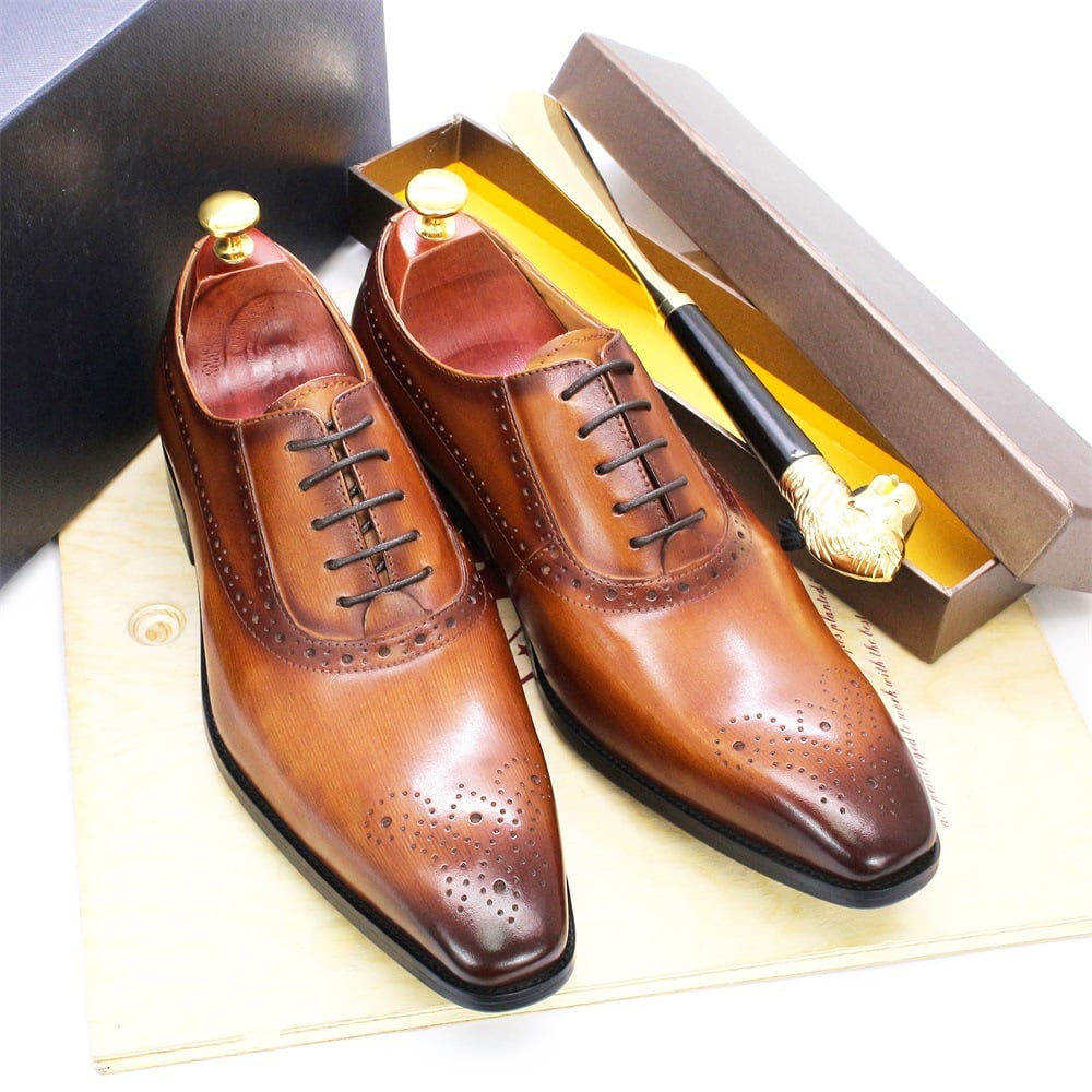 Men’s Low Top Business Leather Shoes in Cowhide