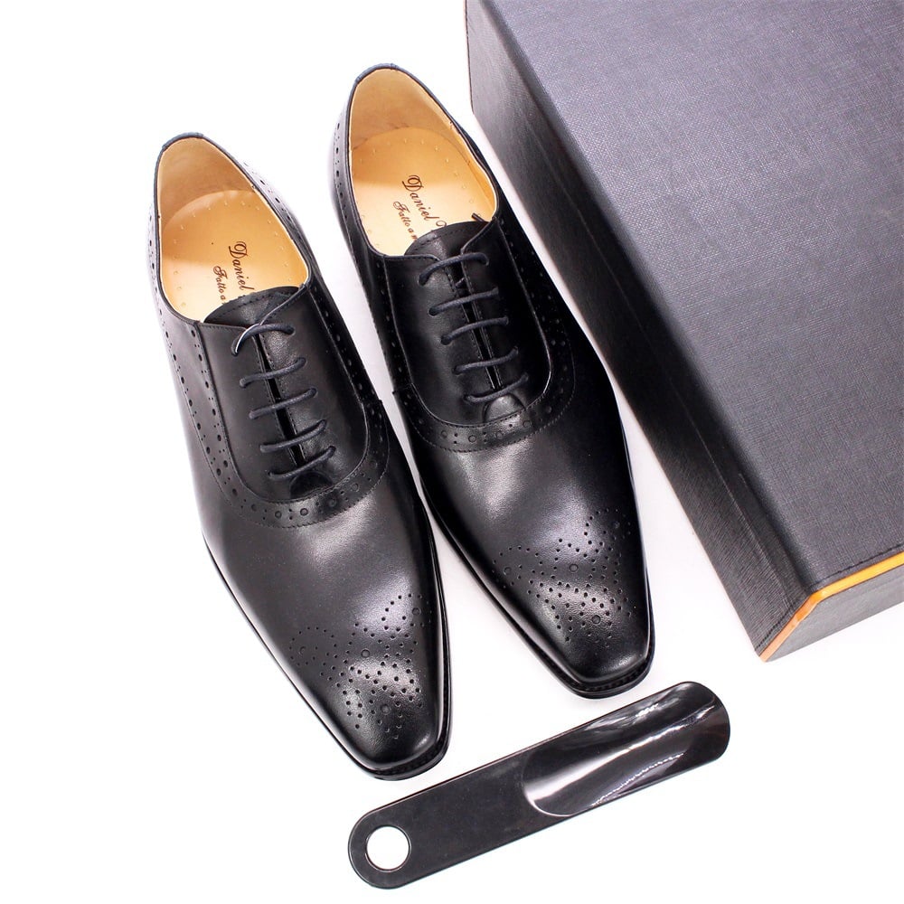 Men’s Low Top Business Leather Shoes in Cowhide